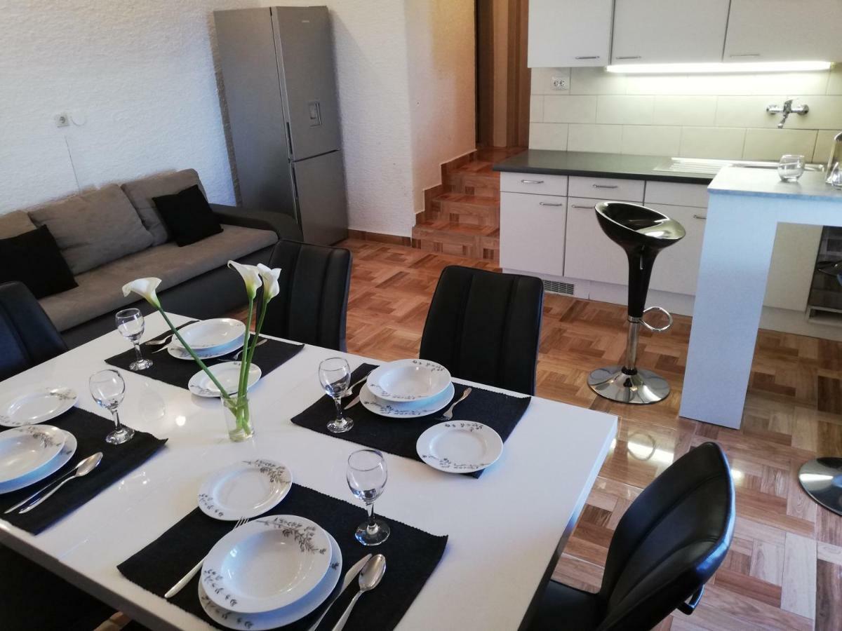 Apartmani Zdenka Savar-Maslina Luaran gambar